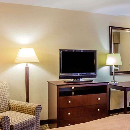 Quality Inn Waterbury Eksteriør billede