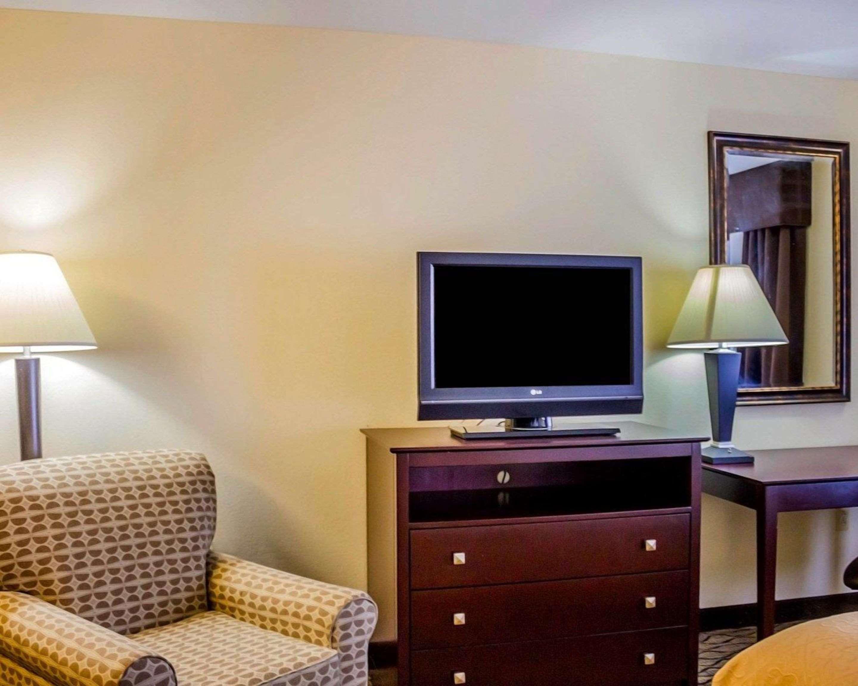 Quality Inn Waterbury Eksteriør billede