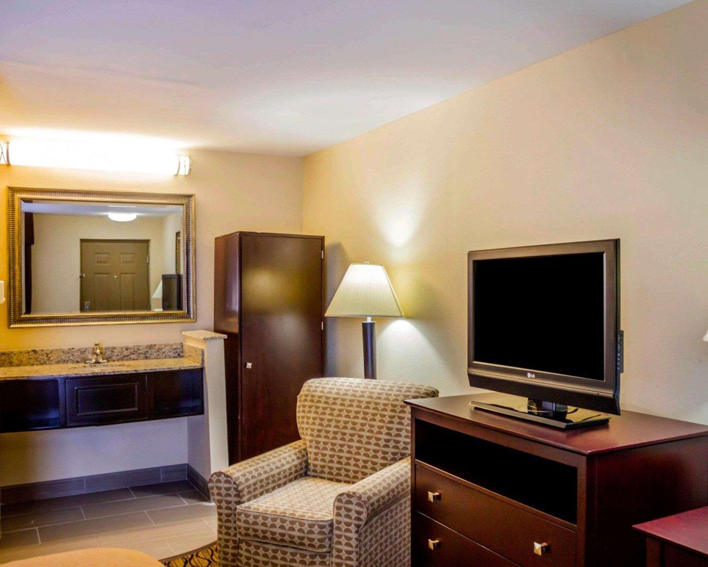 Quality Inn Waterbury Eksteriør billede