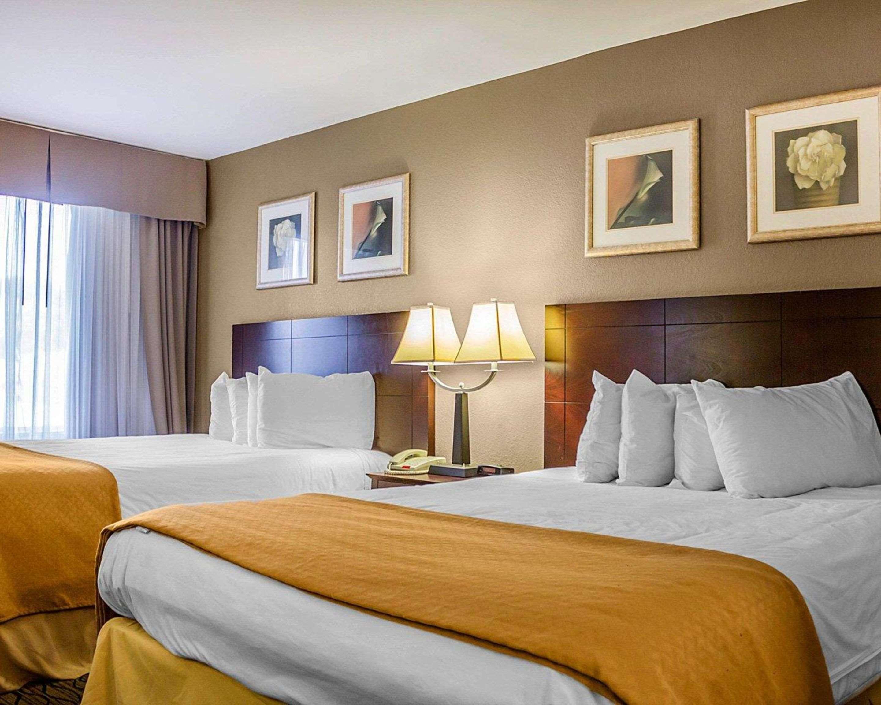 Quality Inn Waterbury Eksteriør billede