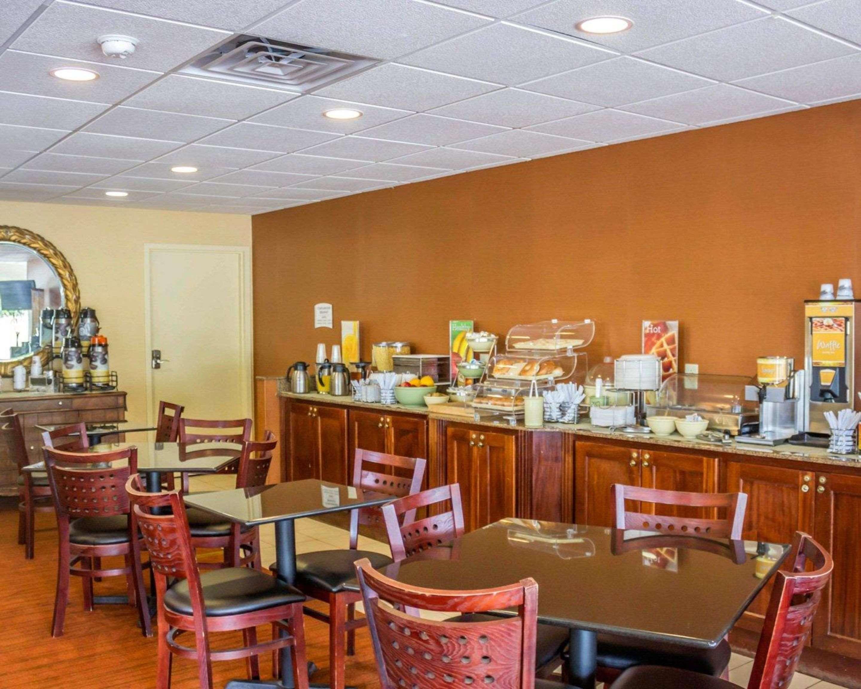 Quality Inn Waterbury Eksteriør billede