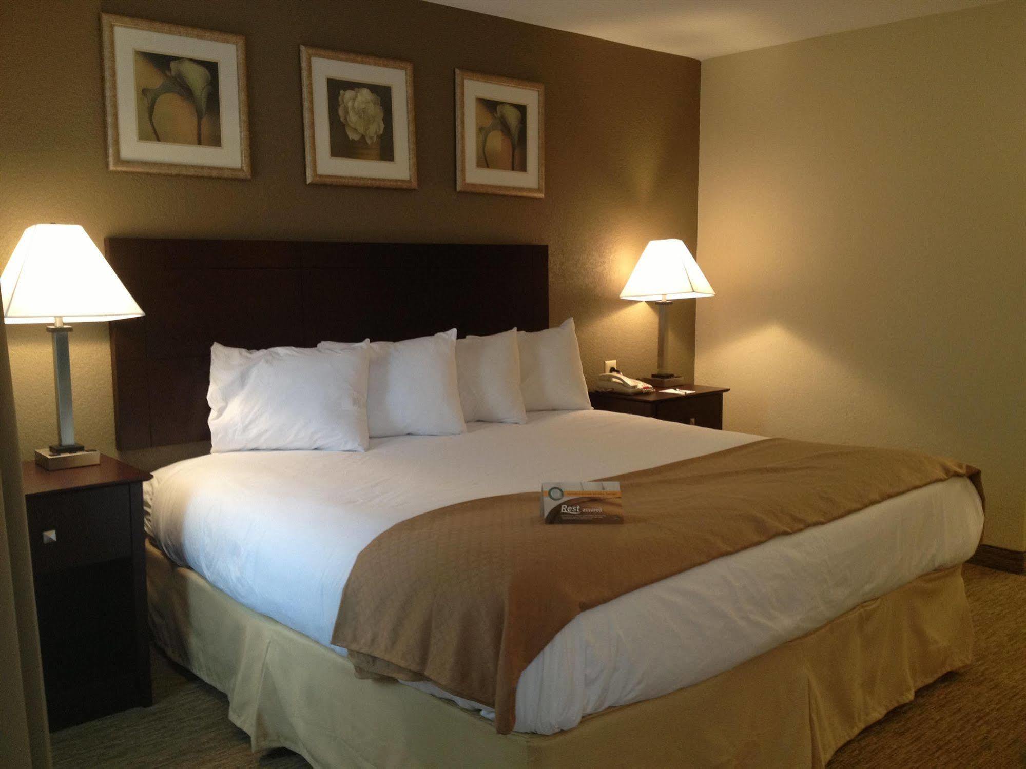 Quality Inn Waterbury Eksteriør billede